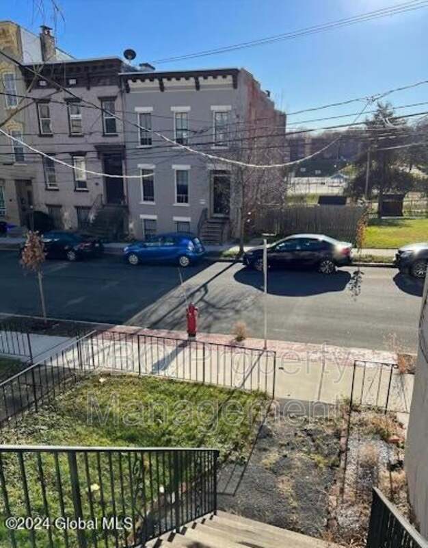 Building Photo - 59 Park Ave