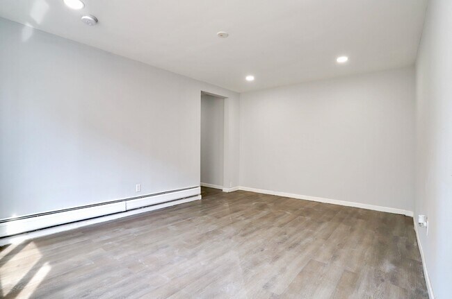 Building Photo - 73 Wales Ave