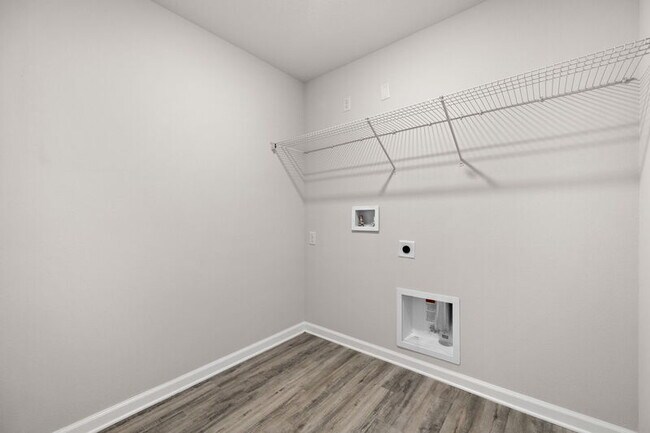 Building Photo - 7337 Morningside Dr