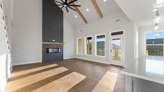 Building Photo - 1831 Utopia St