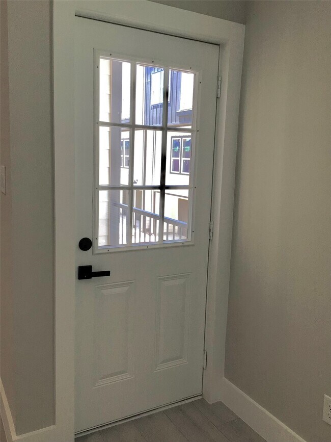 Building Photo - 2109 Marnel Rd