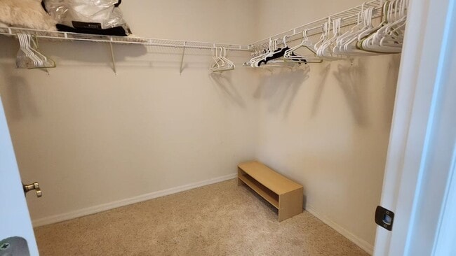 Building Photo - M916 Eastmont (VNSW-18/10)