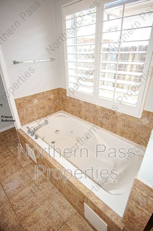 Building Photo - 5902 Redstone Mesa Ct