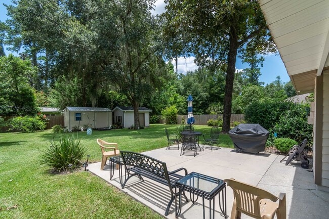 Building Photo - Beautiful Remodeled Home In Floral Park Neighborhood