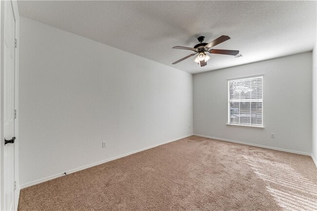 Building Photo - 804 Tyler St