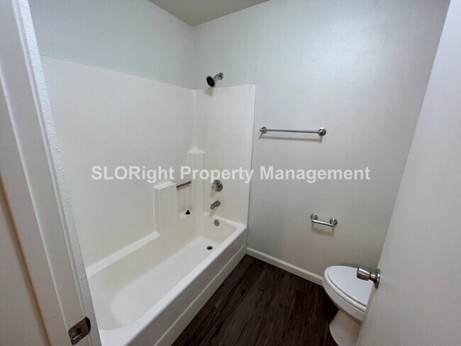 Building Photo - AVAILABLE AUGUST - Upstairs San Luis Obispo Condo - 2 Bedroom / 1 Bathroom