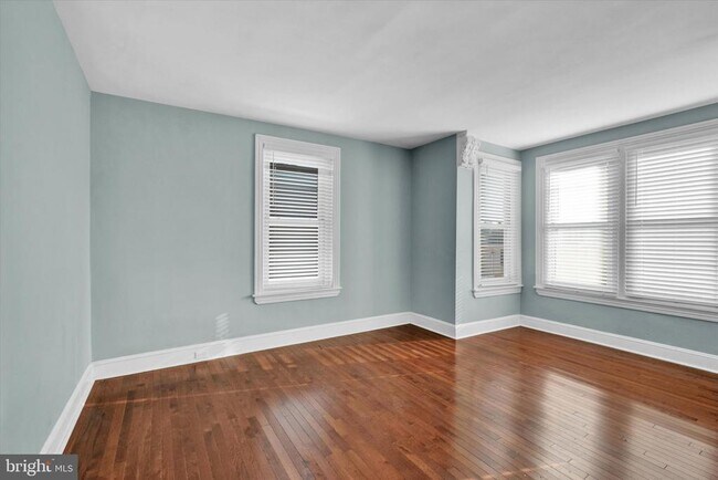 Building Photo - 205 Hermitage St