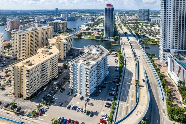 Building Photo - 1801 S Ocean Dr