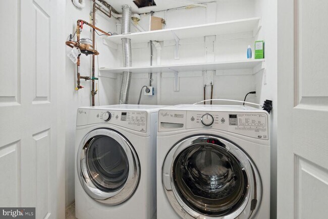 Building Photo - 3712 Fordham Rd NW