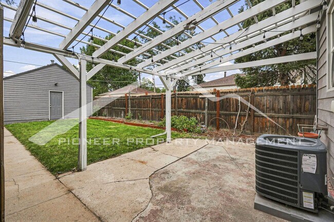 Building Photo - Charming Home with Central AC and Fenced Yard