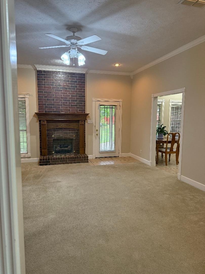 Building Photo - 2405 Tyler Ln