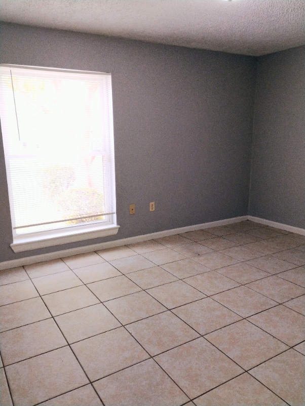 Building Photo - 1652 Cedar Lake Dr