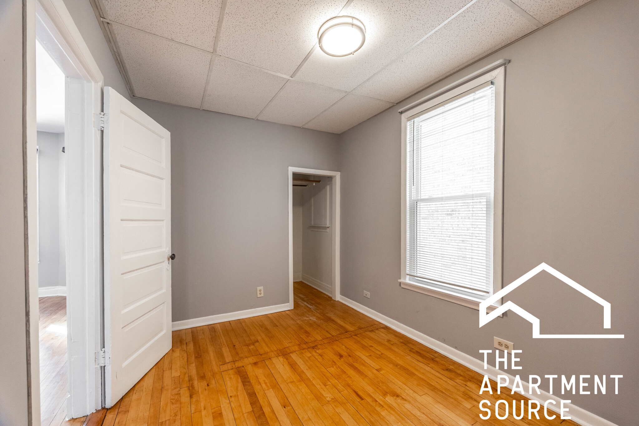 Building Photo - 5128 W Henderson St