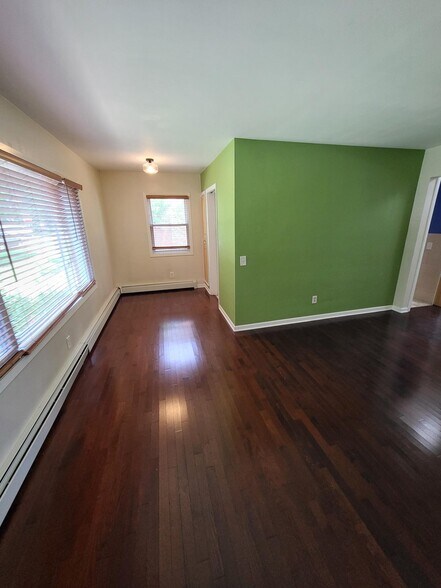 Building Photo - 1305 Jewel Ct