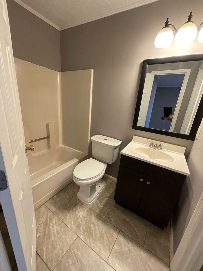 Building Photo - 1439 Springleaf Cir SE