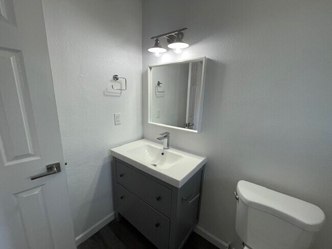 Building Photo - South Scottsdale Studio Casita w/ Private Patio | 4 Weeks Free | Remodeled Quartz & Stainless Kit...