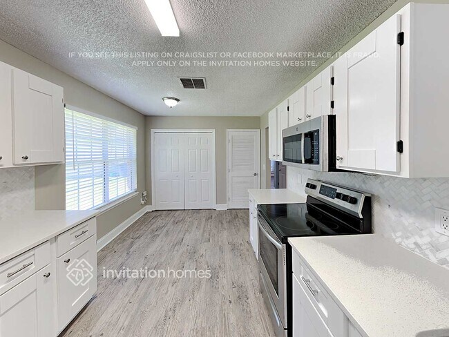 Building Photo - 1250 Pirates Cove Ln