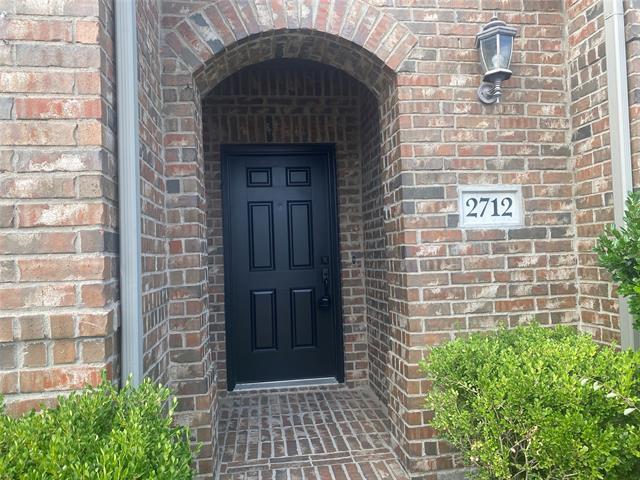 Building Photo - 2712 Lake Ridge Dr