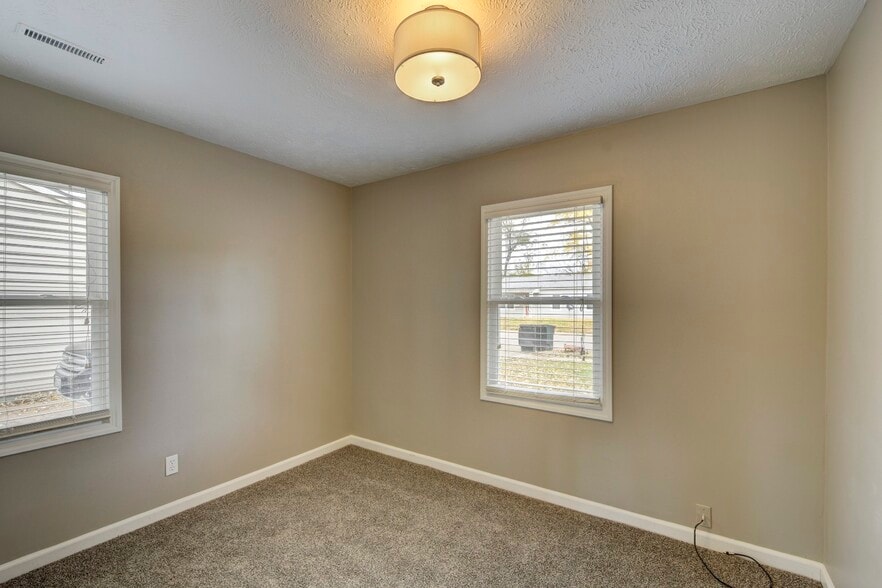 Building Photo - 1017 Hiatt St