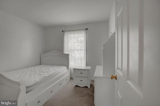 Building Photo - 201 Eleah's Crossing