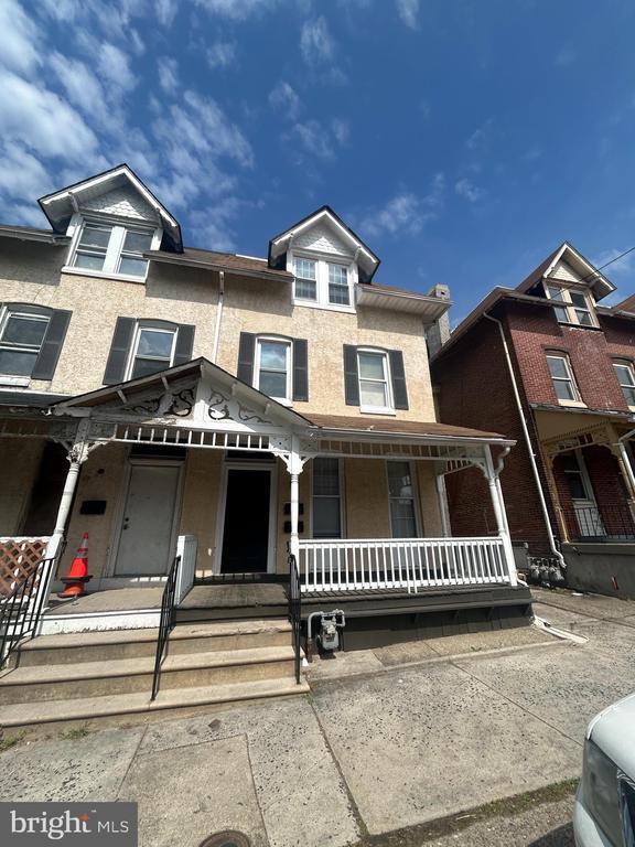Building Photo - 127 Haws Ave