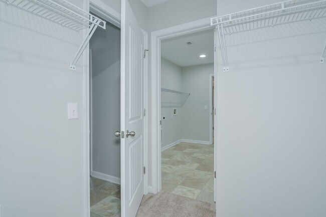 Building Photo - 3 Bedroom 2.5 Bath in Grovetown!