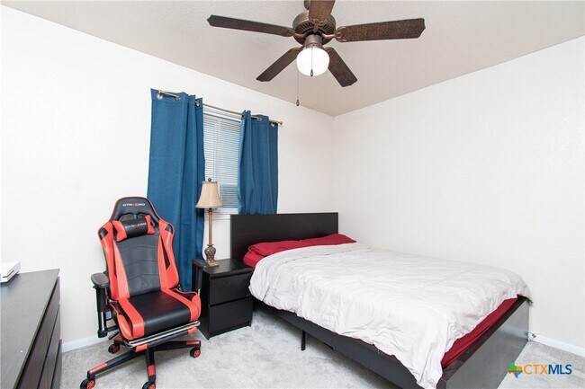 Building Photo - 211 Sims Ridge Dr