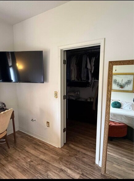 Building Photo - 3572 Parkridge Cir