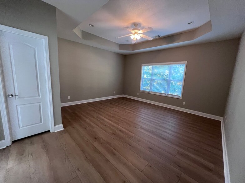 Building Photo - 1618 Professional Pkwy