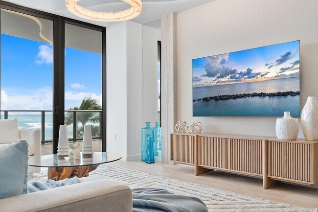 Building Photo - 1116 N Ocean Blvd