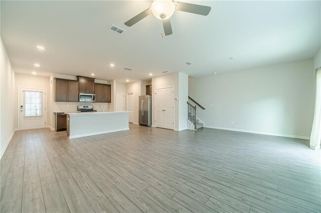 Building Photo - 1412 Villageside Ct