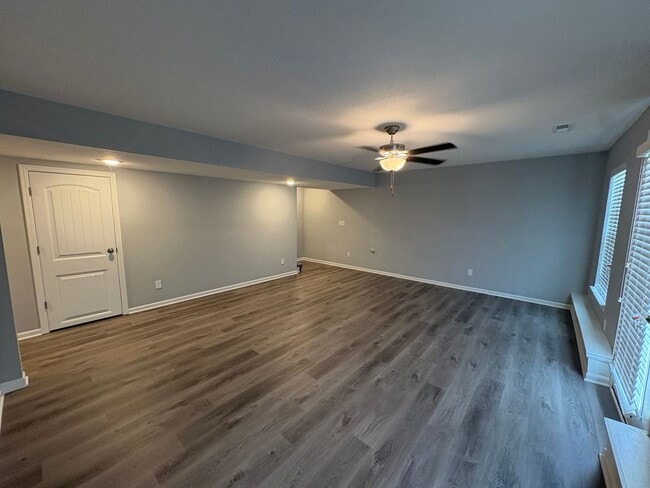 Building Photo - 705 Poplar Cir
