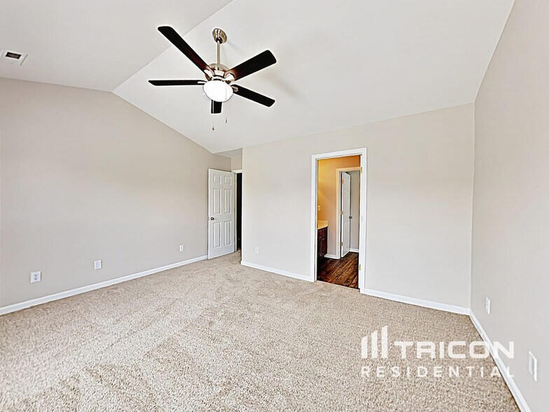 Building Photo - 8716 Rozumny Dr