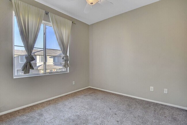 Building Photo - 716 Peachy Canyon Cir