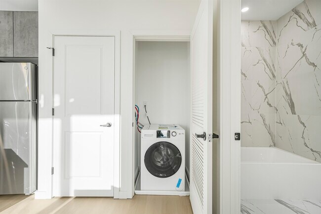 Building Photo - 1 Mallory Ave