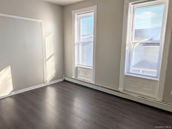 Building Photo - 12 Railroad Ave