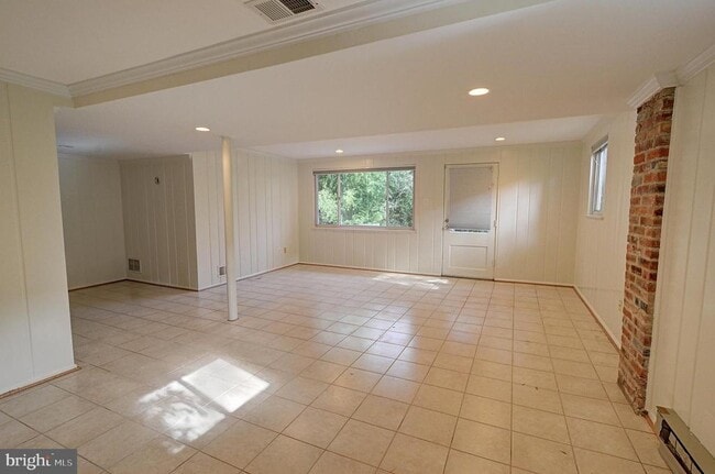 Building Photo - 8725 Susanna Ln