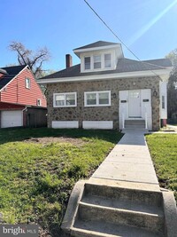 Building Photo - 158 Evergreen Ave
