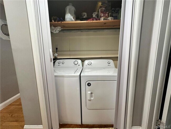 Building Photo - 307 Wildwood Dr