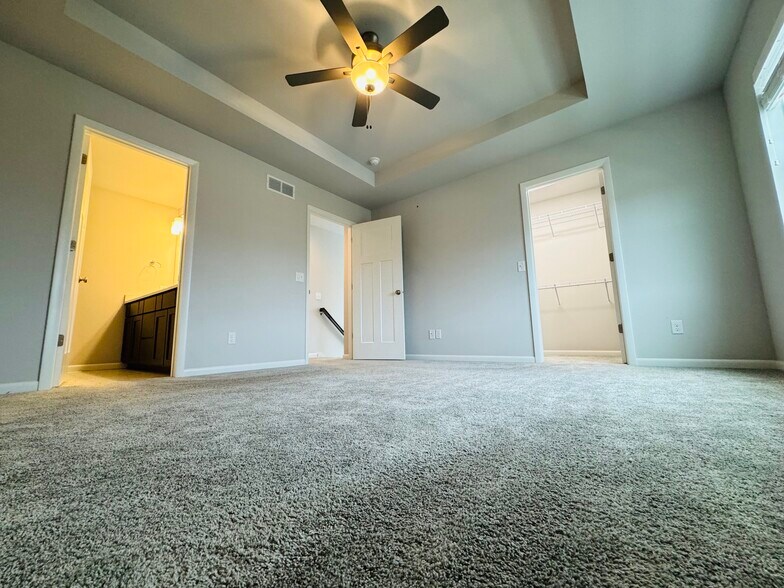 Building Photo - 615 Prospect Rd