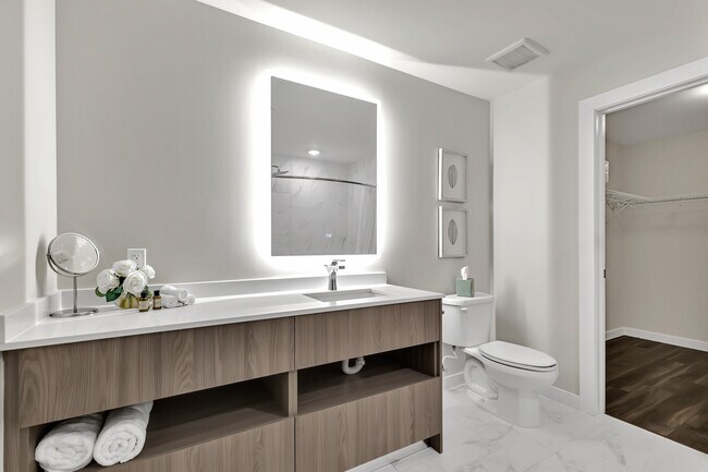 bathroom - 400 N Andrews Ave