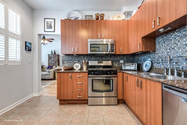 Building Photo - 4545 S Drexel Blvd