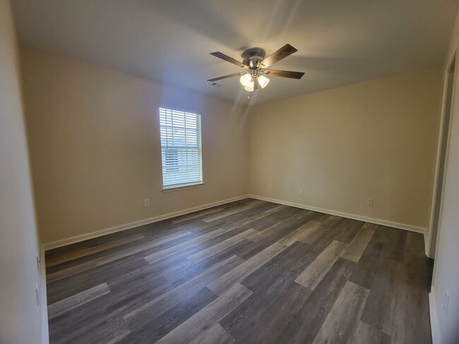 Building Photo - 41 Cheryl Cir