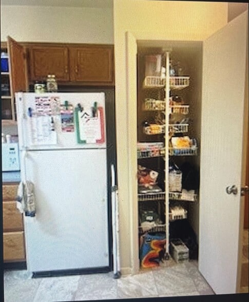 kitchen pantry - 420 E Cumberland St