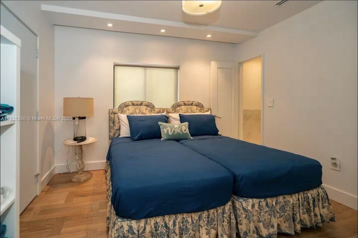 Building Photo - 45 SW 28th Rd