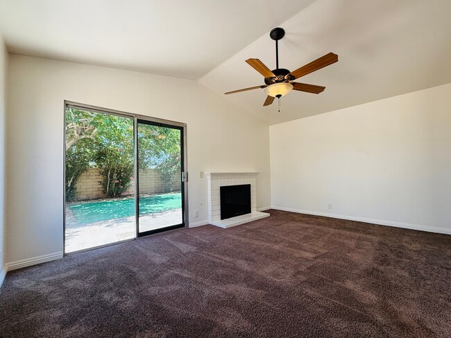 Building Photo - 2711 Nandina Dr