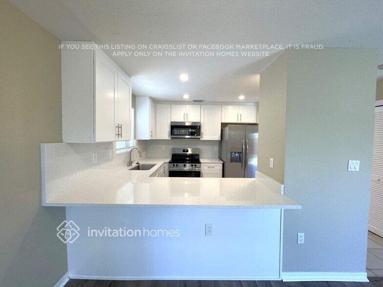 Building Photo - 10522 SW 161st Ave