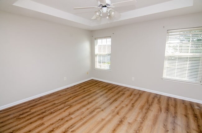 Building Photo - 1912 Portview Dr