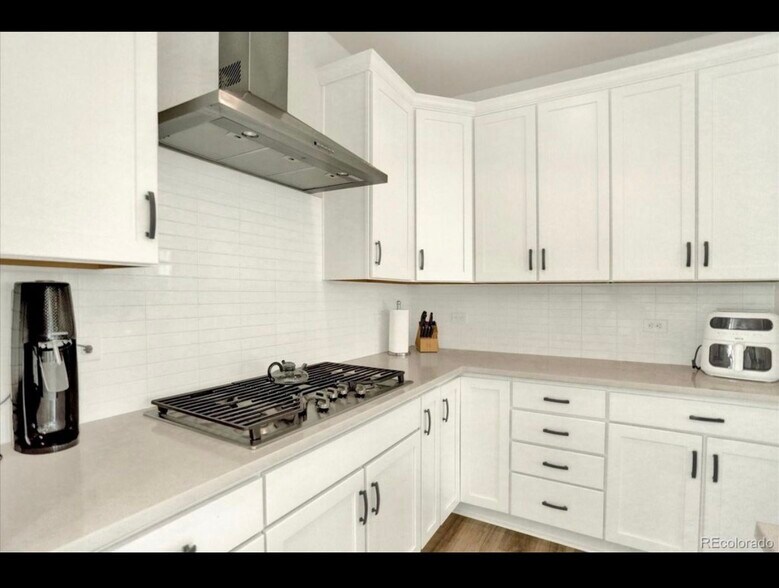 Building Photo - 11205 W 53rd Ln