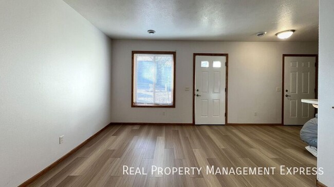 Building Photo - Spacious 1 Bedroom Apartment in Brandon, SD!